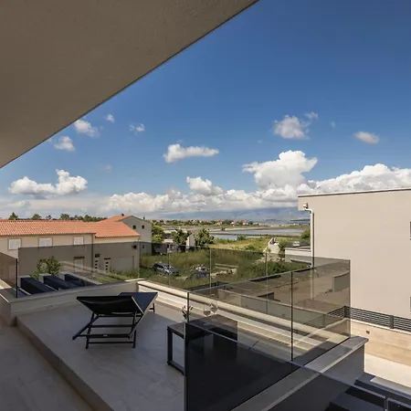 Roko Zadarvillas Nin