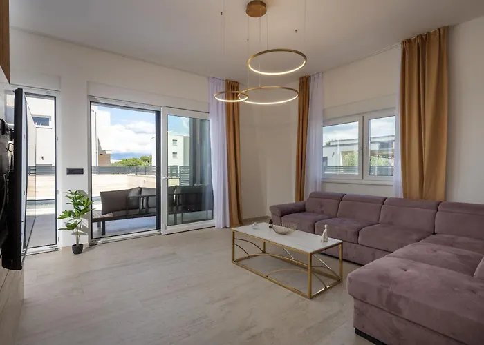 Roko Zadarvillas *