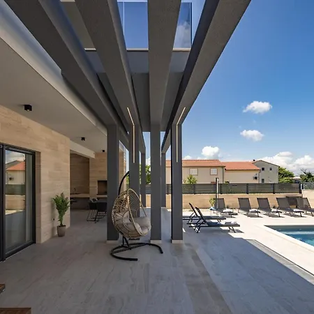 Roko Zadarvillas