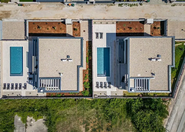 Roko Zadarvillas * Нин